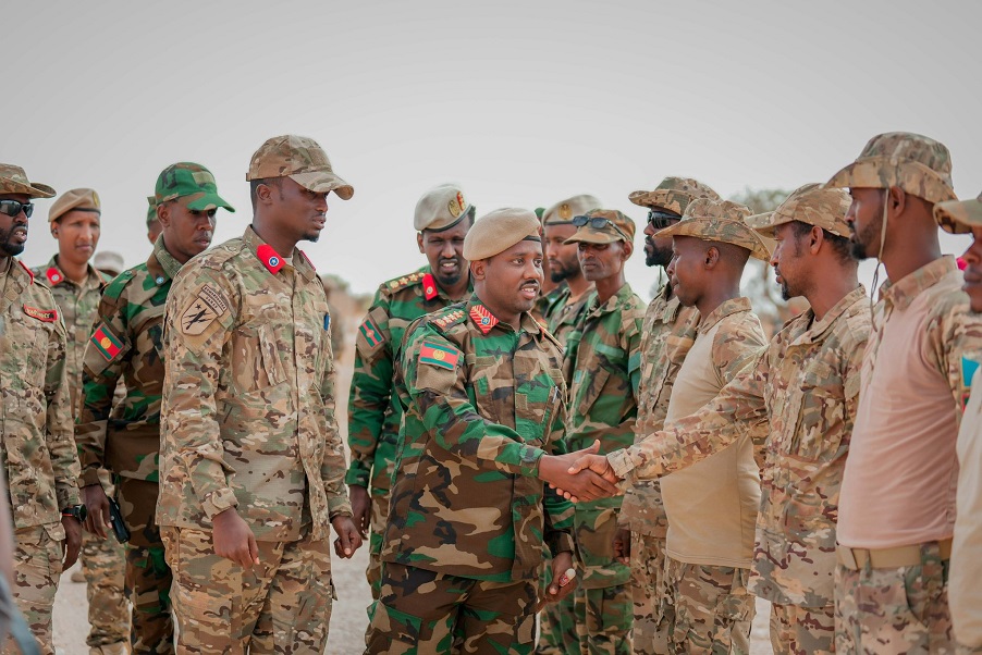 Taliyaha oo la kulmay Ciidanka Danab ee Galmudug.jpg